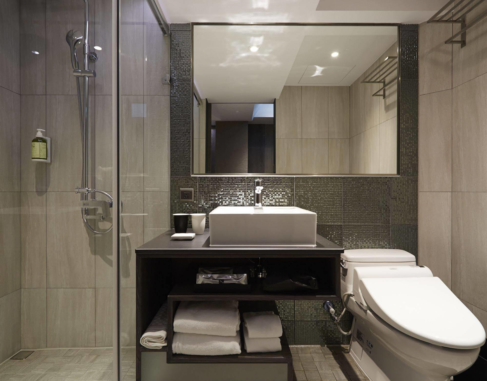 At Home Hotel Ximen Taipei Exterior photo